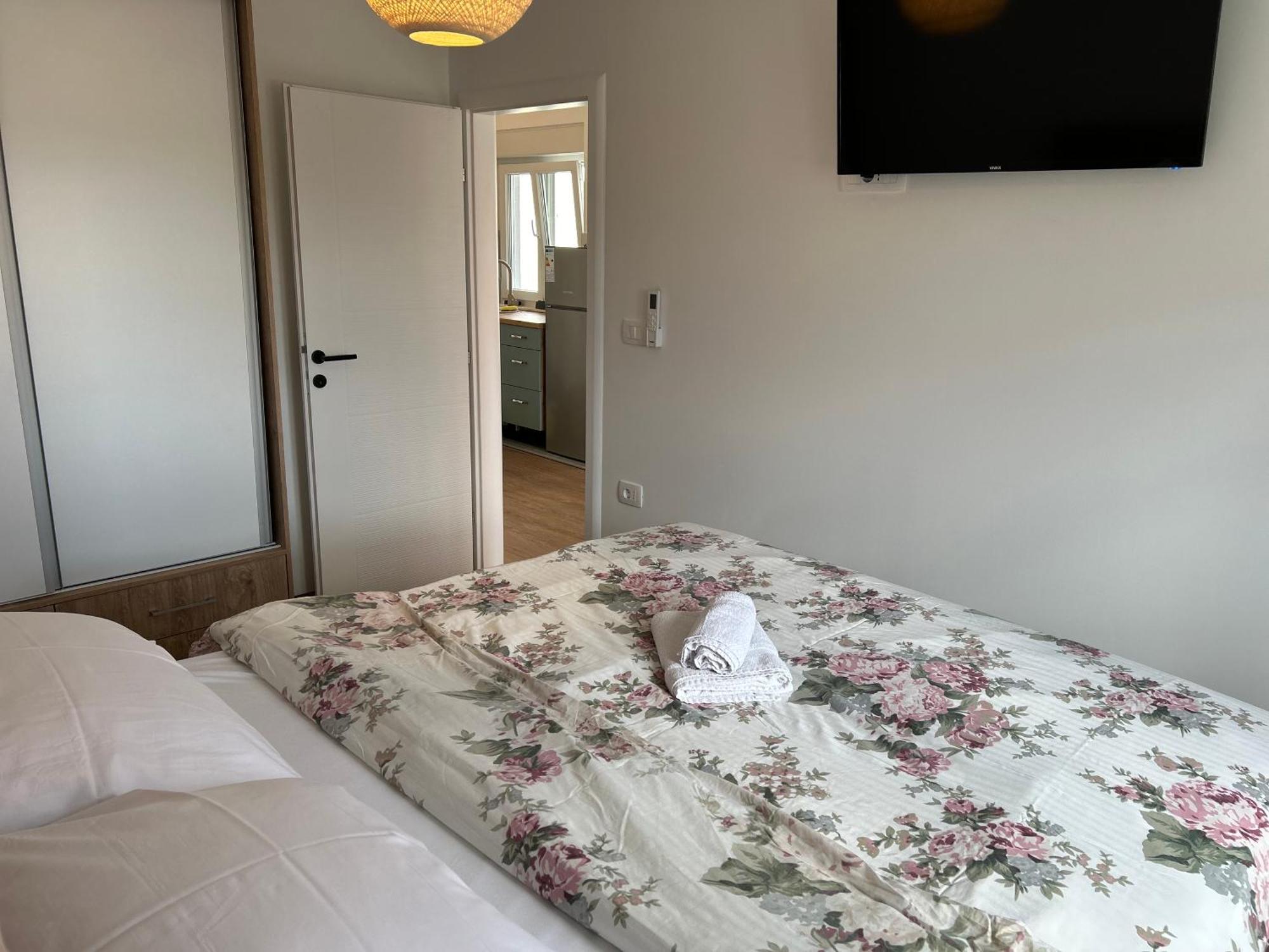 Apartment Centre *